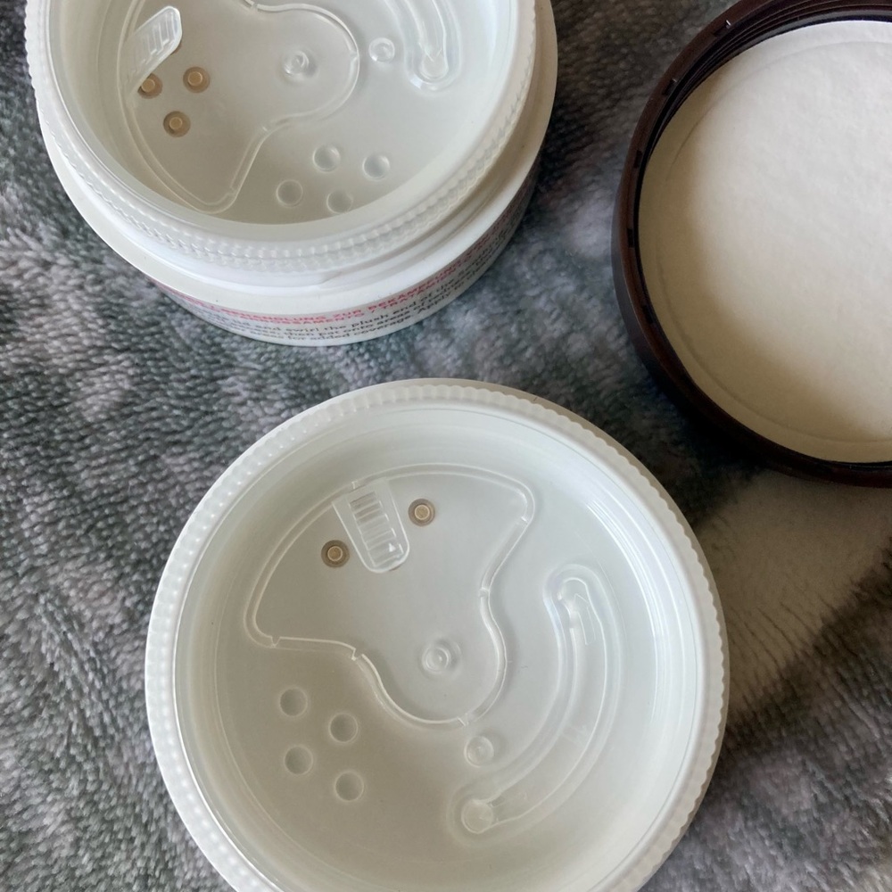 BareMinerals Redness Remedy with Raremimerals ActiveSoil Complex - Picture 5 of 5